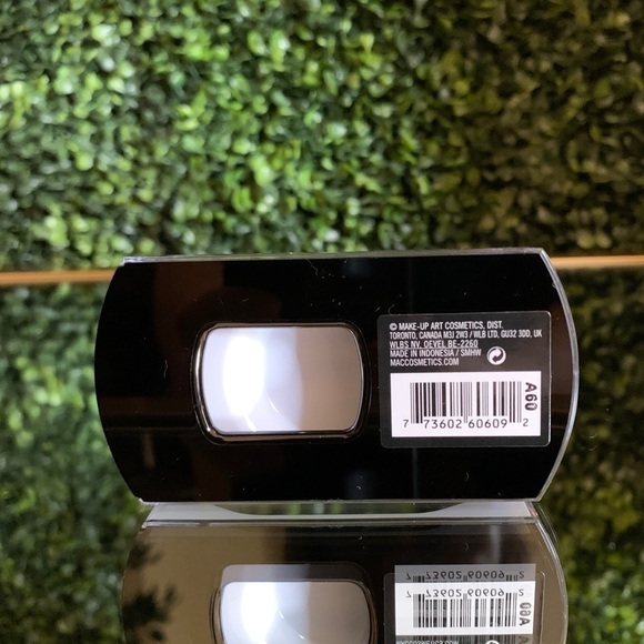 M·A·C Cosmetics Seductress Lash 82 | NEW | Lashes MAC 82 Lash | Wispy - Picture 7 of 8